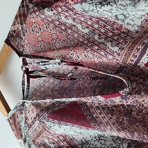 Minkpink Boho Patchwork Print Flounce Sleeve Sheer Hi Lo Blouse - Picture 6 of 8